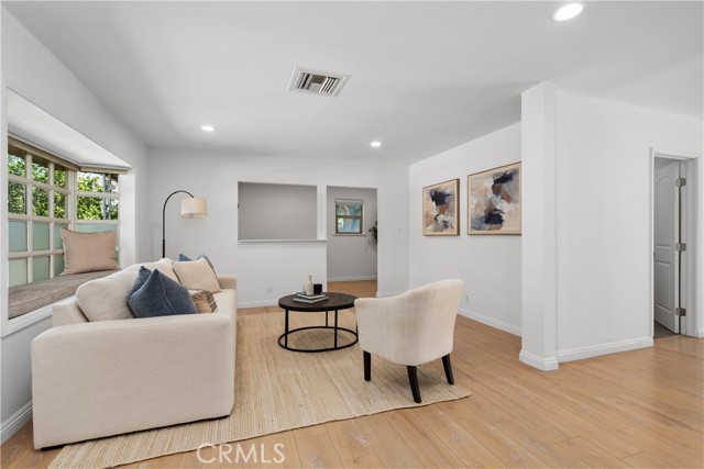 5732 Wilbur Avenue, Tarzana CA: https://media.crmls.org/medias/9ec395de-09e2-4464-83aa-a5223f2027f3.jpg
