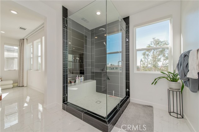 Detail Gallery Image 25 of 39 For 131 Reyes Alley, Lake Forest,  CA 92630 - 5 Beds | 4 Baths