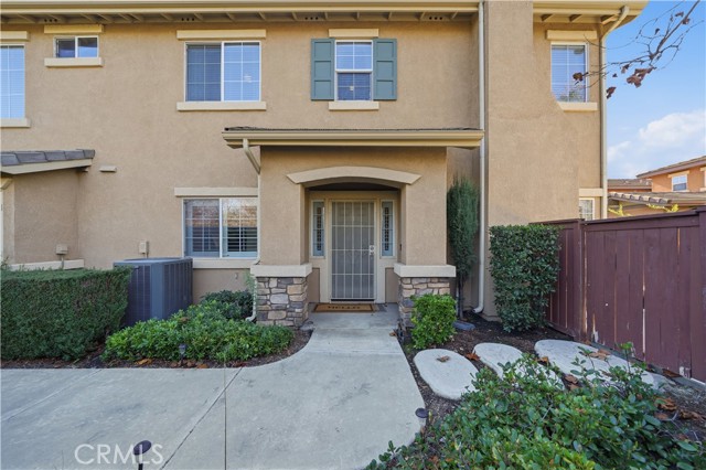 Detail Gallery Image 2 of 56 For 39738 Columbia Union #B,  Murrieta,  CA 92563 - 4 Beds | 2/1 Baths