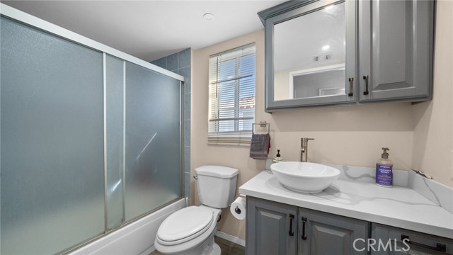 Detail Gallery Image 14 of 19 For 4845 W 118th Pl, Hawthorne,  CA 90250 - 3 Beds | 2/1 Baths