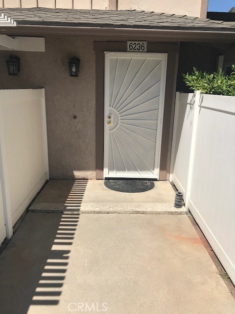6236 Green Tavern Lane 39 Yorba Linda, California Nice unit in quiet location. Townhome style two story condo with no one above or below. New luxury vinyl flooring, new carpet, new window dressings and new paint throughout the inside, garage, and patio cover. Includes central heating & a/c with granite counters throughout, ceiling fans in bedrooms and mirrored wardrobe closet doors. Kitchen has built-in microwave/convection oven, dishwasher, gas stove, recessed lighting. Half bath down stairs. Laundry room comes with washer and gas dryer. Sound-reducing wall between you and your one neighbor. One car garage with direct access, additional parking space and mailbox conveniently in front of unit. Fenced in patio with small storage shed. Central location to both community pool areas. Two spas and one wading pool. Rent includes basic cable and internet. No pets. Near shopping and close to freeway.