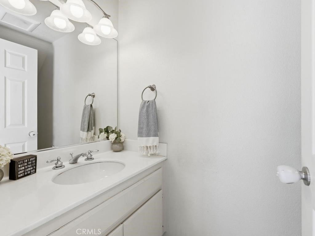 https://media.crmls.org/medias/9ec47414-d85b-41c8-ae66-0516a945c1f0.jpg?preset=X-Large