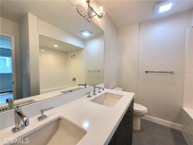 Detail Gallery Image 24 of 39 For 161 Monterey Bld a,  Hermosa Beach,  CA 90254 - 3 Beds | 2/1 Baths