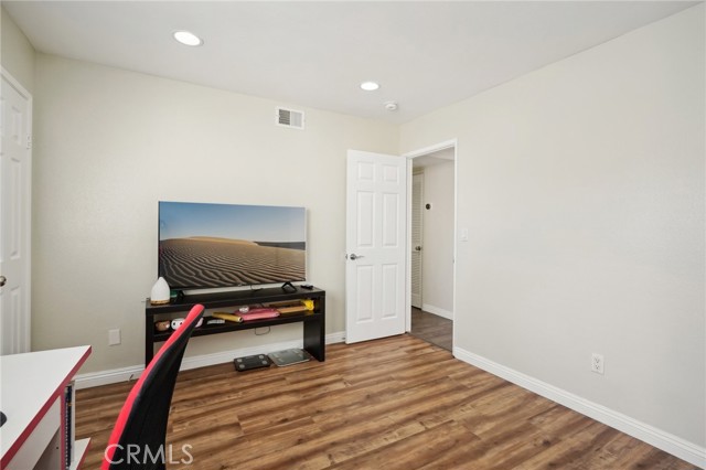 Detail Gallery Image 34 of 41 For 20244 E Arrow #B,  Covina,  CA 91724 - 4 Beds | 2/1 Baths