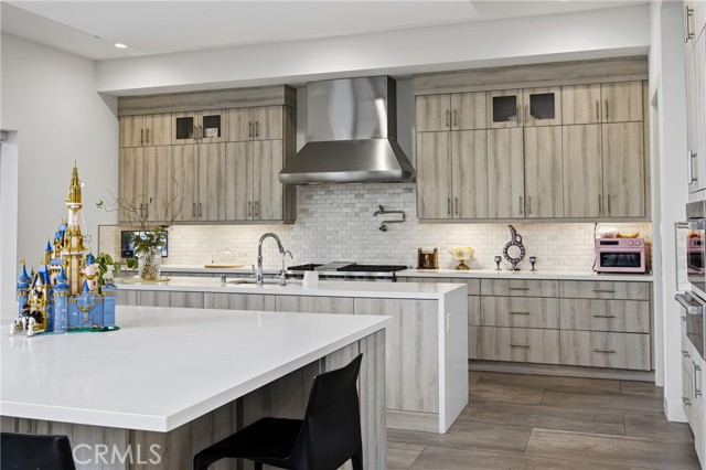 Detail Gallery Image 10 of 41 For 51 Hartman, Irvine,  CA 92618 - 5 Beds | 5/2 Baths