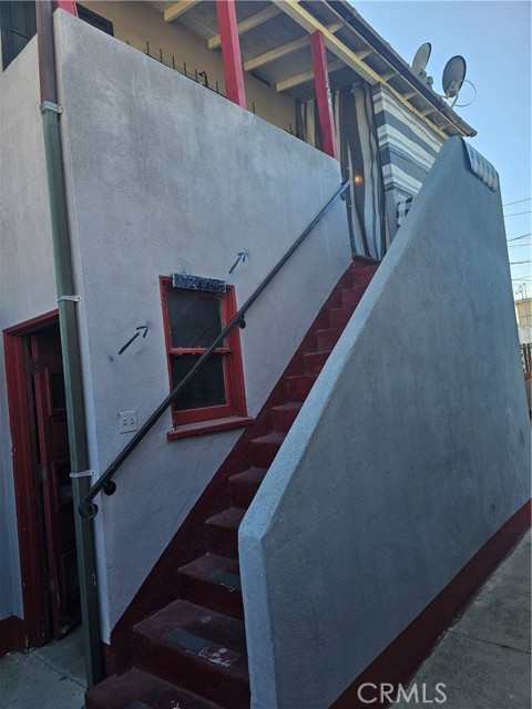 1244 1/4 87th, Los Angeles CA: https://media.crmls.org/medias/9ec8d845-3c65-48f7-888e-4e75a48926e7.jpg