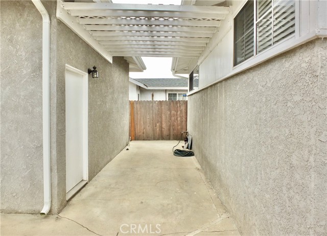 1301 W Robidoux Street, Wilmington CA: https://media.crmls.org/medias/9ec90418-9018-476e-848e-984d7defad06.jpg