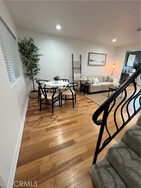 Detail Gallery Image 3 of 16 For 4113 E 10th St #2,  Long Beach,  CA 90804 - 2 Beds | 2 Baths