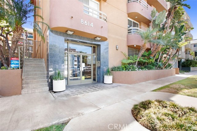 Detail Gallery Image 7 of 25 For 8614 Burton Way #204,  Los Angeles,  CA 90048 - 2 Beds | 2 Baths