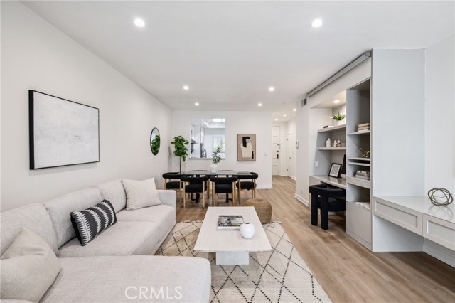 Detail Gallery Image 4 of 36 For 450 San Vicente Bld #203,  Santa Monica,  CA 90402 - 2 Beds | 2 Baths