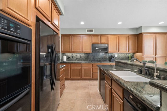 Detail Gallery Image 12 of 54 For 35590 Byron Trl, Beaumont,  CA 92223 - 4 Beds | 3 Baths