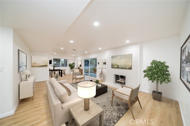 Detail Gallery Image 4 of 16 For 733 S Grove St, Redlands,  CA 92374 - 4 Beds | 2 Baths