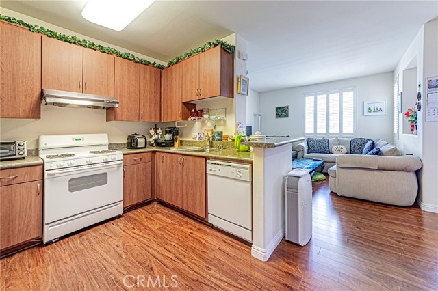 Detail Gallery Image 7 of 41 For 735 Francesca #202,  Walnut,  CA 91789 - 2 Beds | 2 Baths