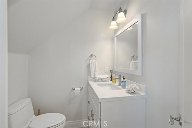 Detail Gallery Image 21 of 23 For 2101 E 15th St #7,  Newport Beach,  CA 92663 - 2 Beds | 1/1 Baths