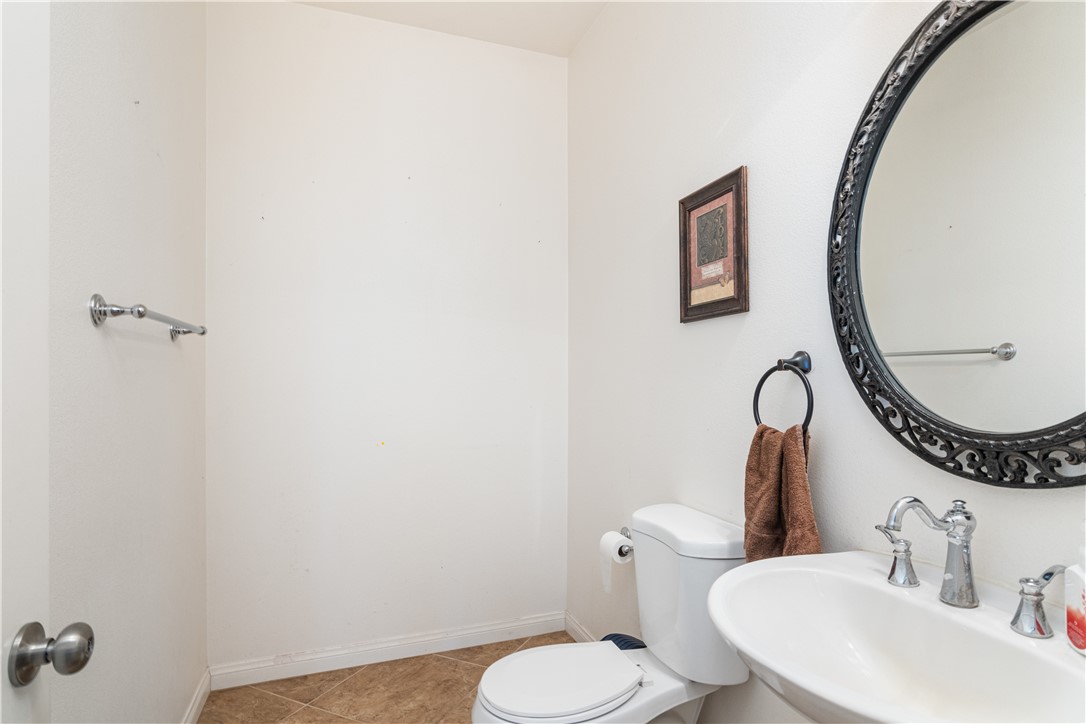 Detail Gallery Image 14 of 49 For 25944 Thistletown Ct, Menifee,  CA 92584 - 4 Beds | 2/1 Baths