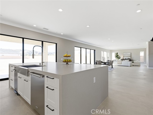 Detail Gallery Image 12 of 41 For 11913 Red Hawk Ln, Porter Ranch,  CA 91326 - 5 Beds | 5/1 Baths