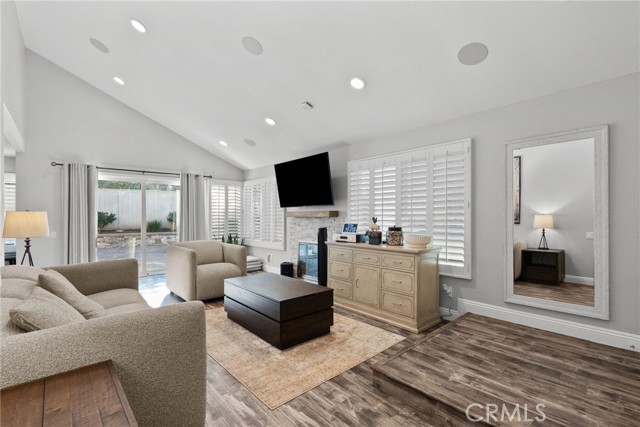 Detail Gallery Image 4 of 33 For 18 Brookdale, Irvine,  CA 92604 - 3 Beds | 2 Baths