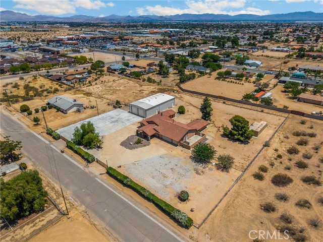 11915 Redwood Avenue, Hesperia CA: https://media.crmls.org/medias/9ece03c6-7b2b-43a9-a2a9-486a60b7f1d7.jpg