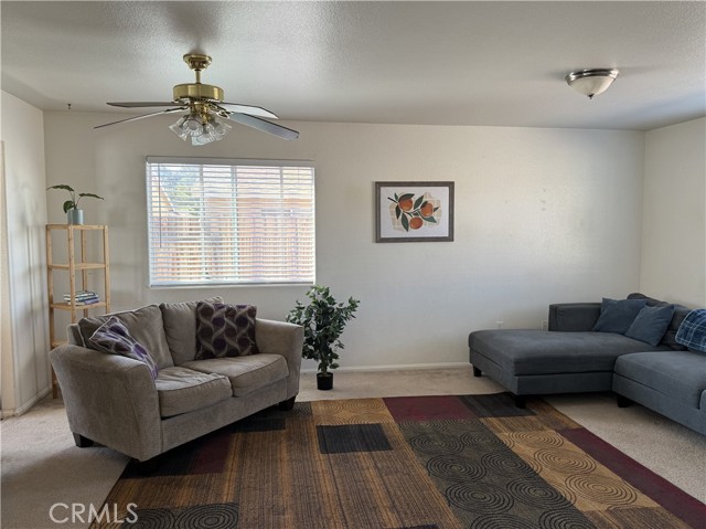 Detail Gallery Image 2 of 22 For 25037 Camino Del Norte, Barstow,  CA 92311 - 3 Beds | 2 Baths