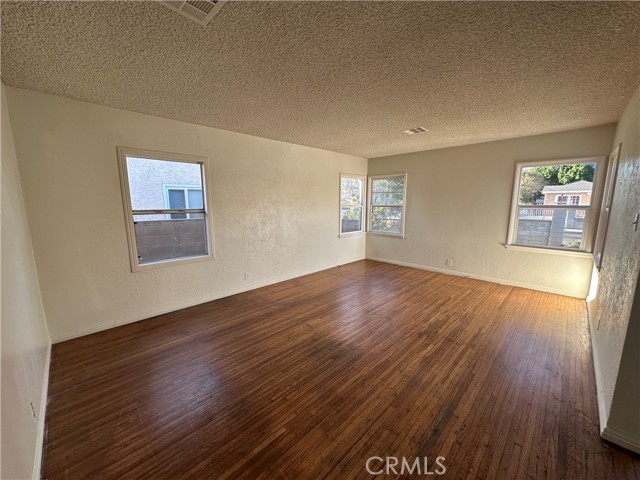 Detail Gallery Image 2 of 16 For 14810 Oro Grande St, Sylmar,  CA 91342 - 3 Beds | 2 Baths