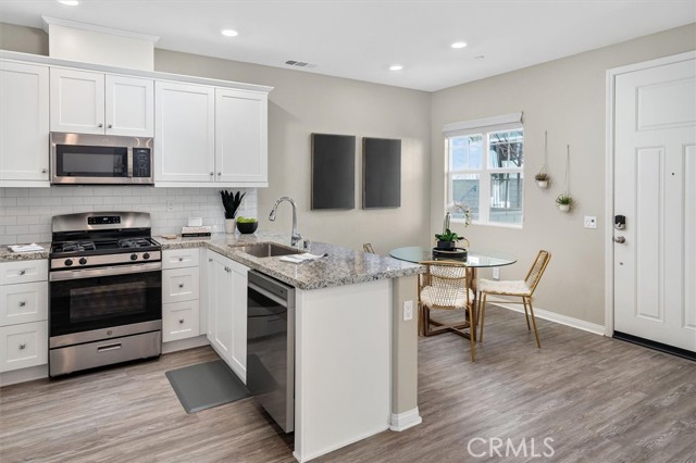 Detail Gallery Image 5 of 32 For 22922 Harvest Mill, Saugus,  CA 91350 - 2 Beds | 3 Baths