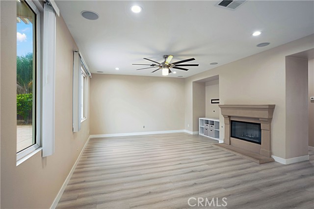 Detail Gallery Image 14 of 49 For 30177 Beeswing Cir, Menifee,  CA 92584 - 5 Beds | 4 Baths