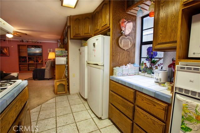 Detail Gallery Image 9 of 28 For 31510 Overhill Dr., Running Springs,  CA 92382 - 3 Beds | 3 Baths
