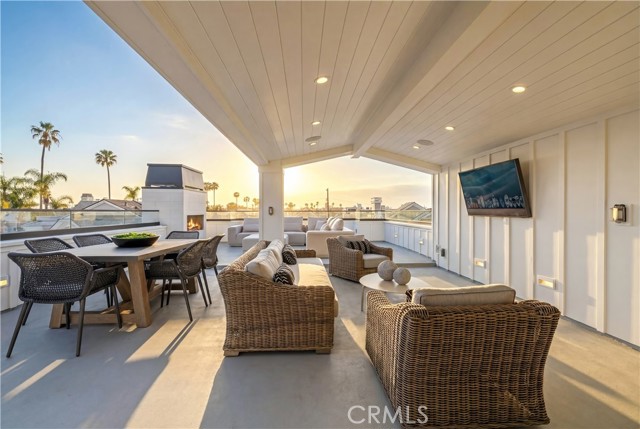 Detail Gallery Image 35 of 42 For 206 Apolena Ave, Newport Beach,  CA 92662 - 3 Beds | 4/1 Baths