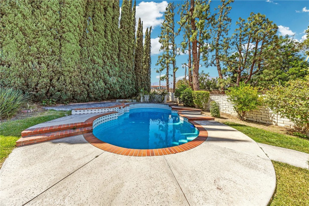 https://media.crmls.org/medias/9ed26b5d-6f77-479b-8948-dfe523ba0b1e.jpg?preset=X-Large