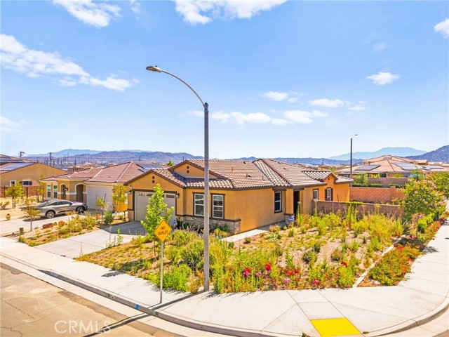 27108 Oncore Drive, Menifee CA: https://media.crmls.org/medias/9ed2c4b4-fa92-4277-8cbe-1d80ec6f534f.jpg