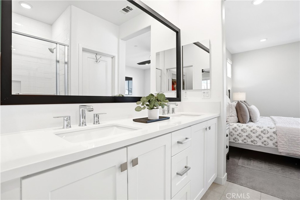 9ed4468b B999 4255 81c4 210289e19b02