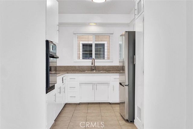 Detail Gallery Image 8 of 24 For 3706 Redondo Beach a,  Torrance,  CA 90504 - 2 Beds | 1 Baths