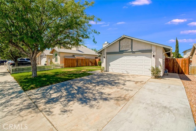 Detail Gallery Image 2 of 25 For 37521 Christina Ct, Palmdale,  CA 93552 - 3 Beds | 2 Baths