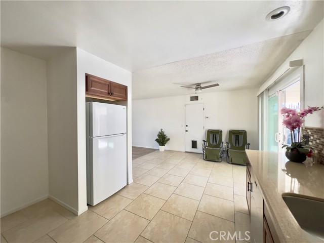 Detail Gallery Image 8 of 28 For 1521 W Westmont, Hemet,  CA 92543 - 2 Beds | 2 Baths