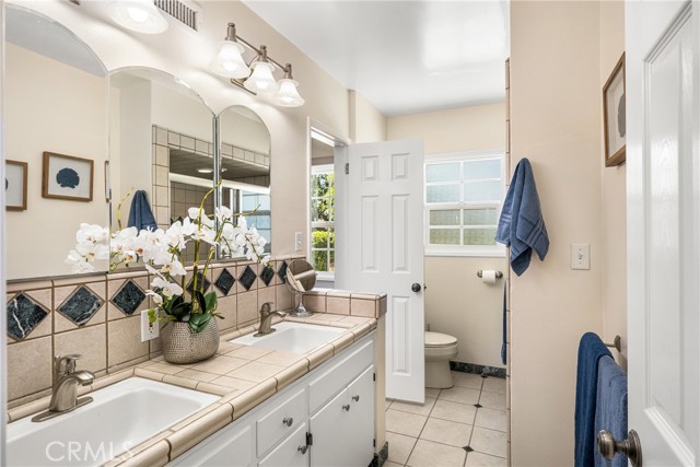 Detail Gallery Image 39 of 67 For 1832 Windsor Ln, Santa Ana,  CA 92705 - 4 Beds | 2/1 Baths