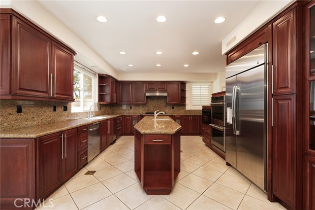 6471 Frampton Circle, Huntington Beach CA: https://media.crmls.org/medias/9ed83f17-c94b-478d-9397-3b48d8b296ea.jpg