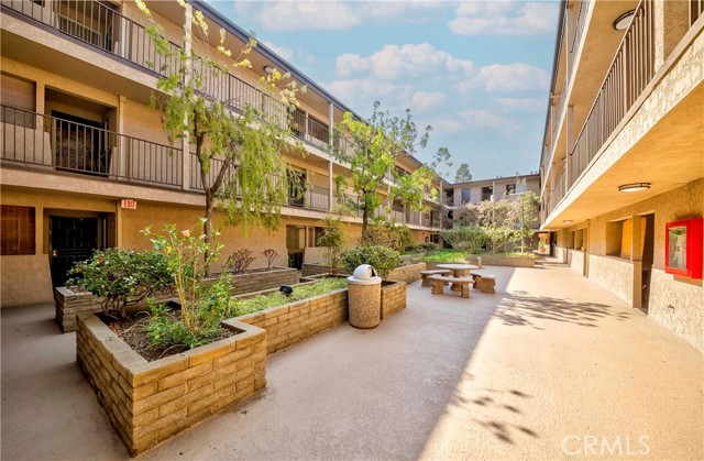 Detail Gallery Image 27 of 37 For 2501 W Redondo Beach Bld #317,  Gardena,  CA 90249 - 1 Beds | 1 Baths