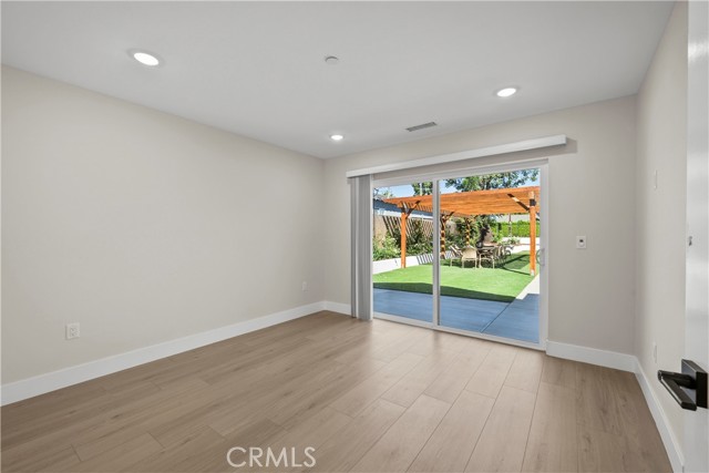 16360 Parthenia photo 13