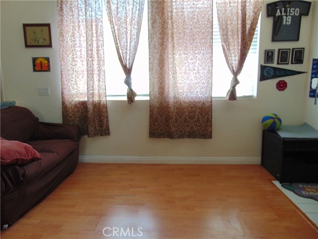 Detail Gallery Image 12 of 19 For 19 Cottonwood Dr, Aliso Viejo,  CA 92656 - 3 Beds | 2/1 Baths