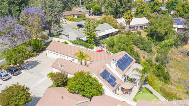 1802 Prince Albert Drive, Riverside CA: https://media.crmls.org/medias/9ed8ae1c-61db-40fa-a1ed-0733dee8f505.jpg