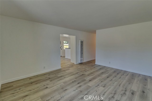 18862 Carolyn Lane, Huntington Beach CA: https://media.crmls.org/medias/9ed9415f-014a-4333-a441-bc9c6852e6d3.jpg