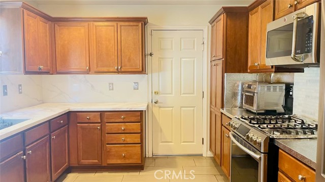 Detail Gallery Image 15 of 33 For 15721 Cobalt St #105,  Sylmar,  CA 91342 - 4 Beds | 2/1 Baths