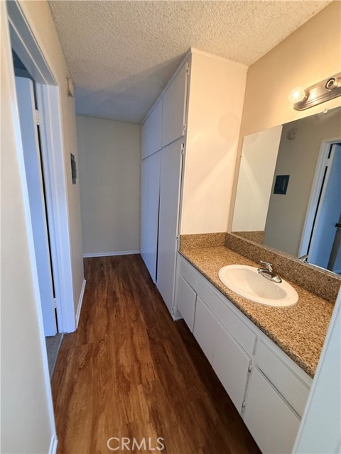 Detail Gallery Image 9 of 12 For 4015 W 137th #110,  Hawthorne,  CA 90250 - 1 Beds | 1 Baths