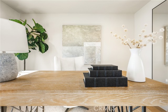 11 Thunder Trail, Irvine CA: https://media.crmls.org/medias/9eda06a0-bbe9-4c73-96df-c970f5a65610.jpg