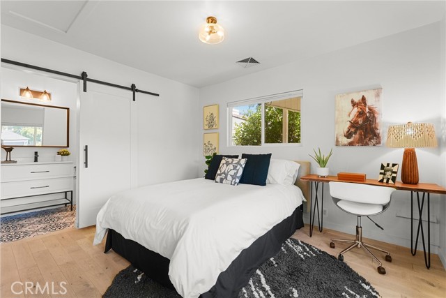 Detail Gallery Image 15 of 26 For 1321 W Morningside Dr, Burbank,  CA 91506 - 2 Beds | 2 Baths