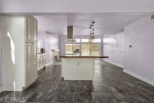 Detail Gallery Image 7 of 41 For 3327 Deaver Dr, Corona,  CA 92882 - 3 Beds | 3 Baths