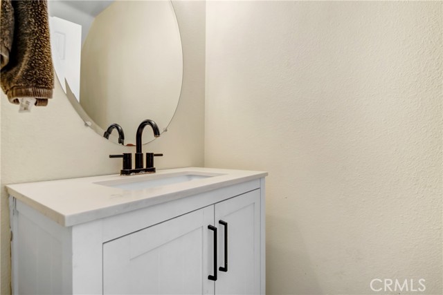 Detail Gallery Image 12 of 26 For 33553 Cedar Creek Ln, Lake Elsinore,  CA 92532 - 3 Beds | 2/1 Baths