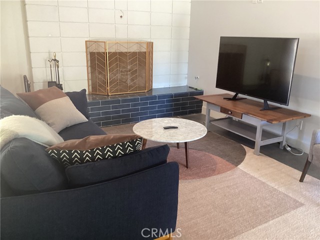 Detail Gallery Image 5 of 21 For 233 Almon Dr, Thousand Oaks,  CA 91362 - 3 Beds | 2 Baths