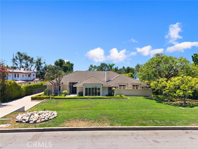 940 Singing Wood Drive, Arcadia CA: https://media.crmls.org/medias/9edb3e41-5738-42c1-9397-4512f589ebaa.jpg