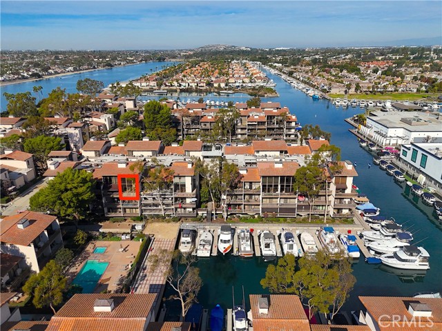 Detail Gallery Image 2 of 31 For 6318 Marina Pacifica Dr, Long Beach,  CA 90803 - 2 Beds | 2 Baths